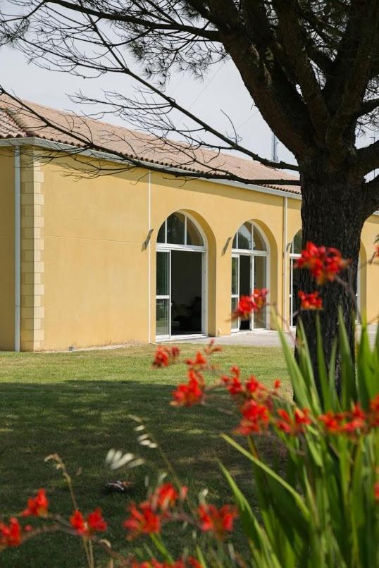 De La Louee Hotel